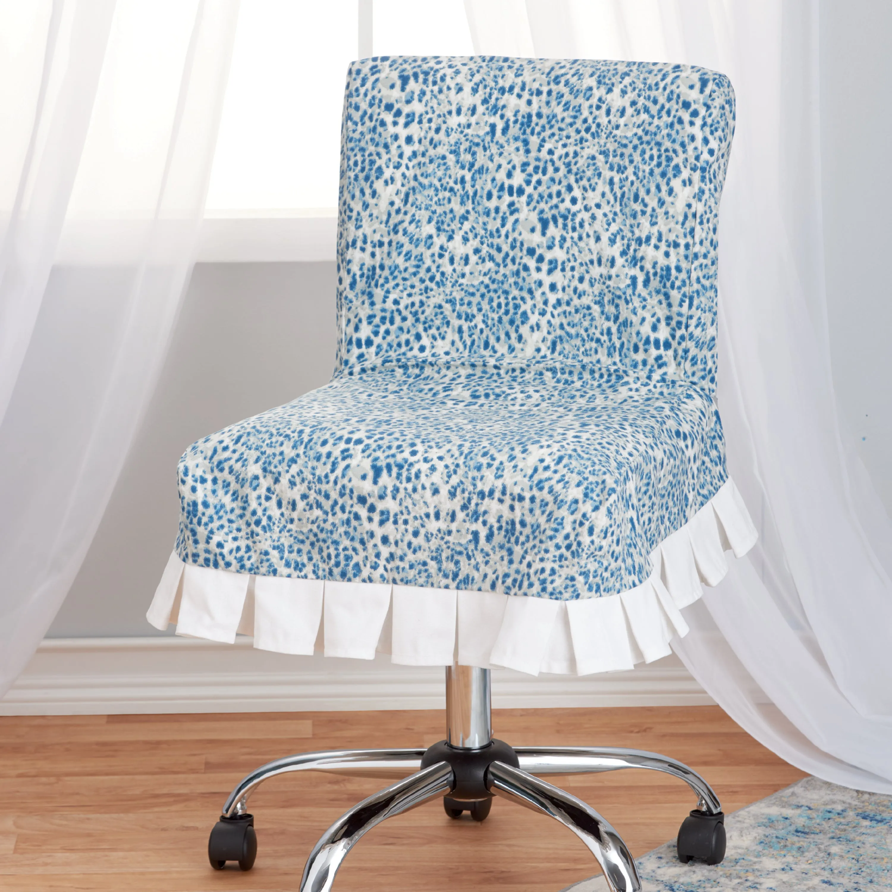 Simplicity Pattern S9495 Chair Slipcovers